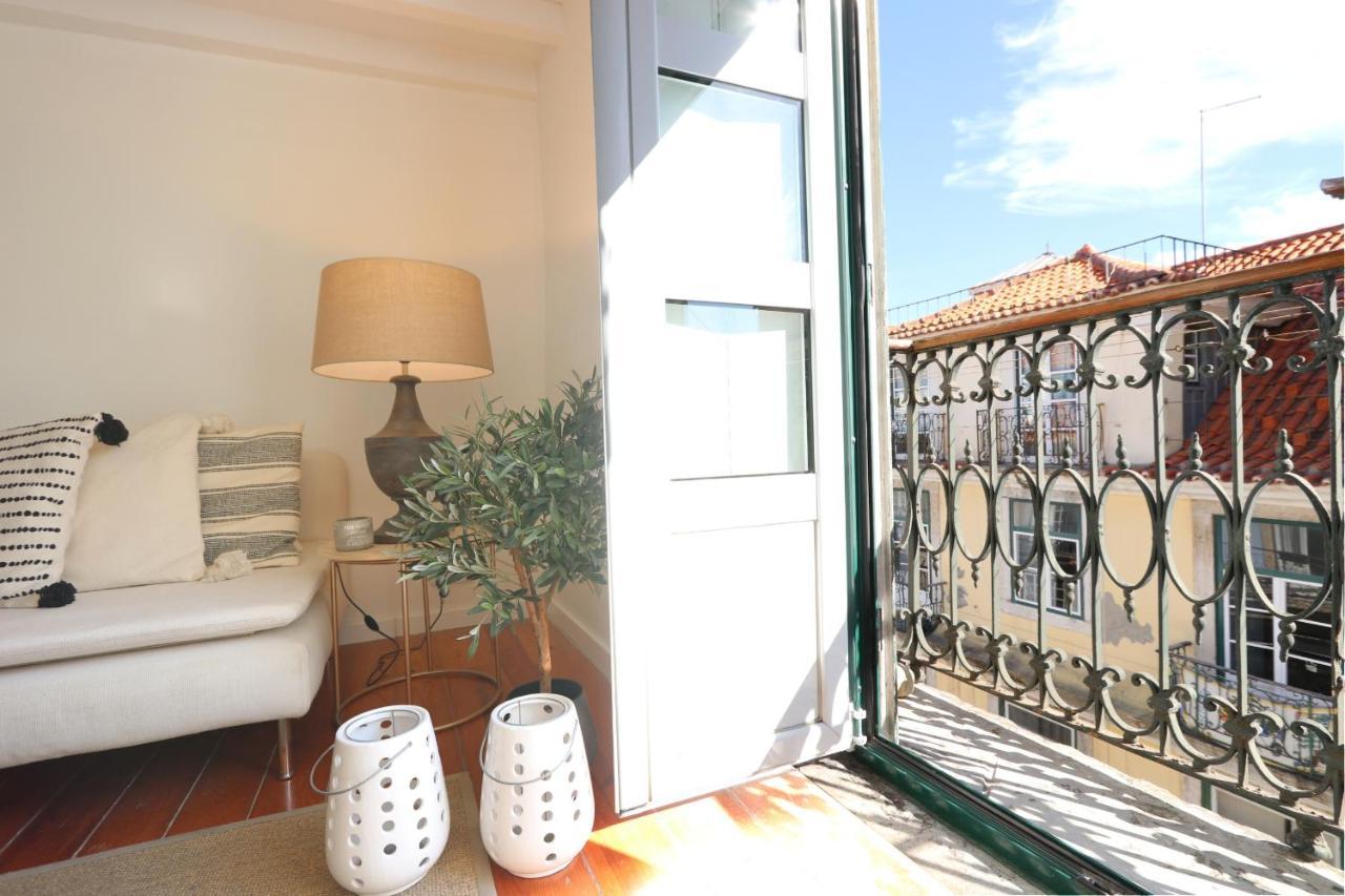 리스본 Chic Urban Retreat At Downtown With Balcony & Views 아파트 외부 사진