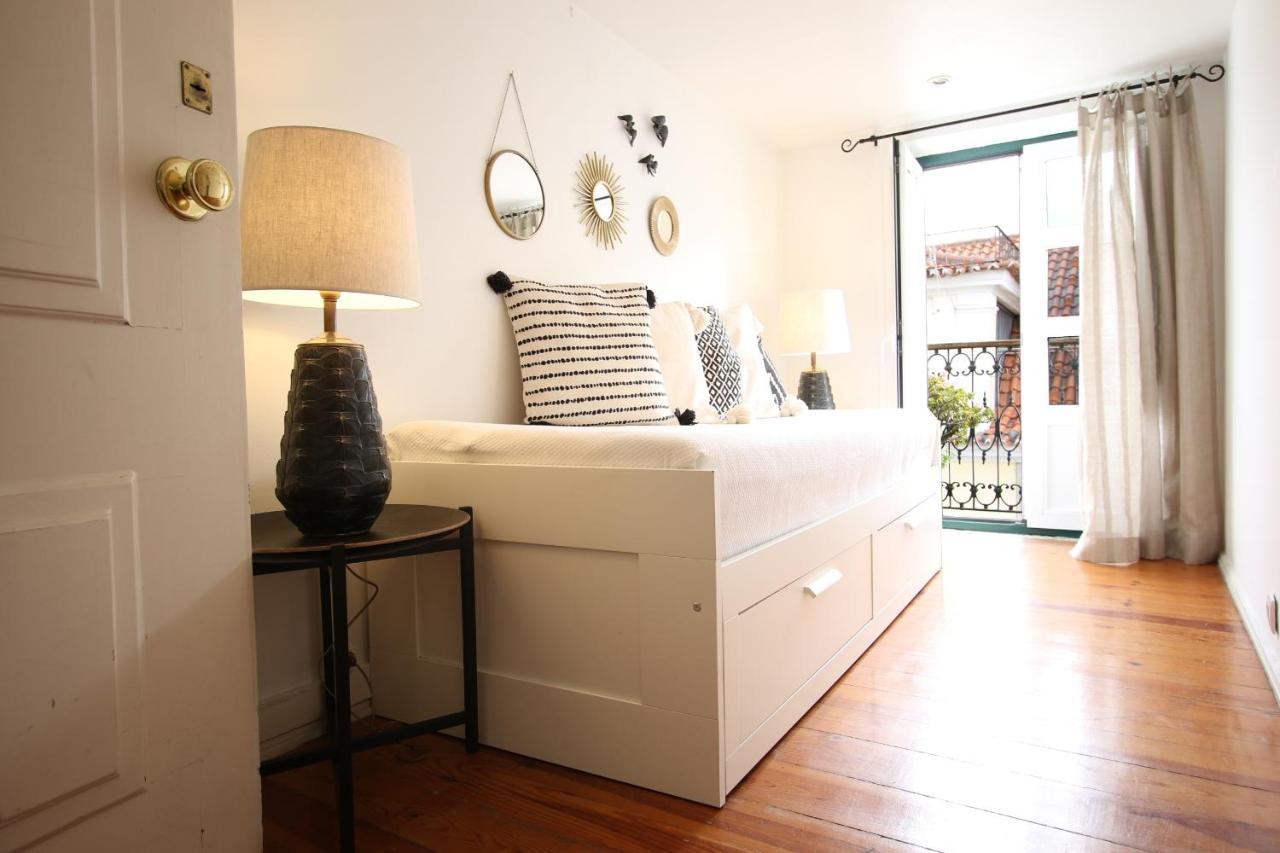 리스본 Chic Urban Retreat At Downtown With Balcony & Views 아파트 외부 사진